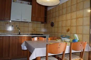 Casa Vacanza E Per Lavoro Elena E Carla Spinea Exterior photo