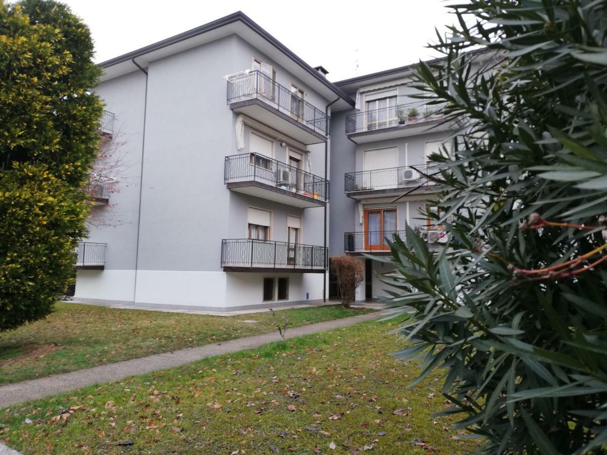 Casa Vacanza E Per Lavoro Elena E Carla Spinea Exterior photo